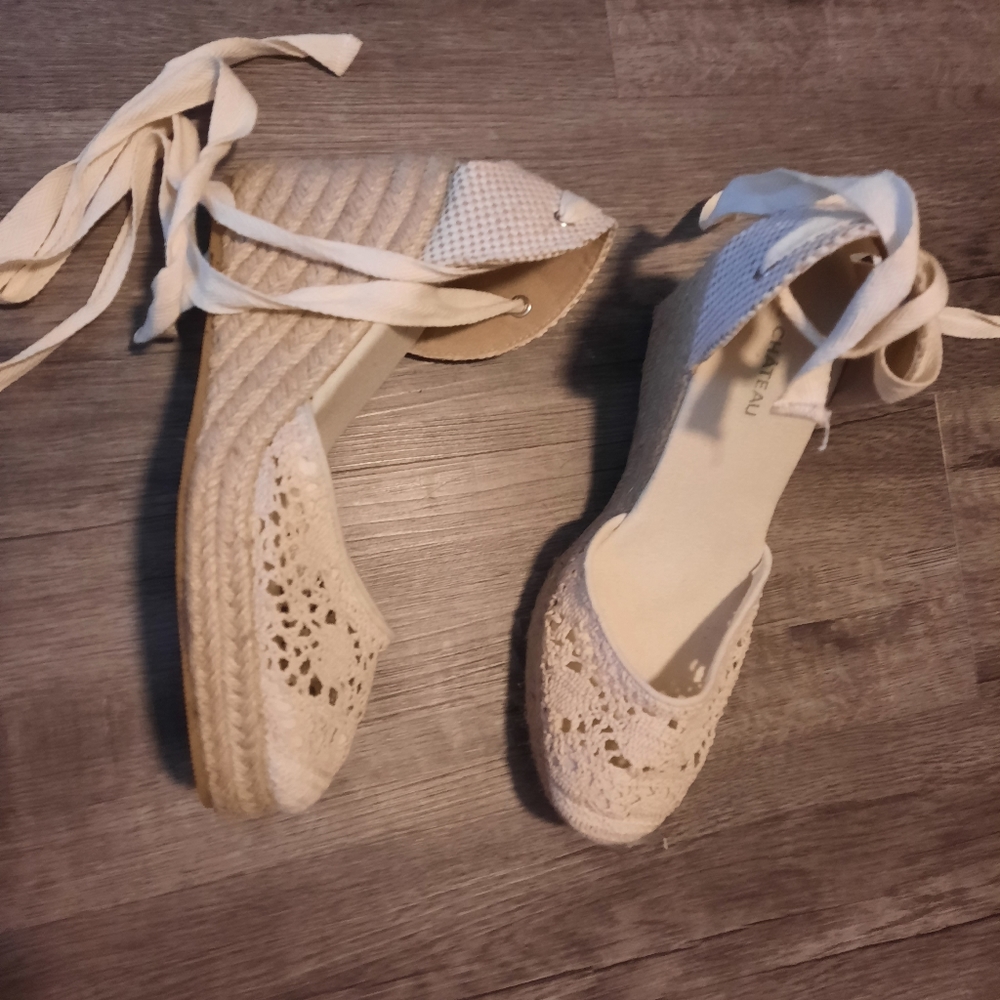 Le chateau wedges